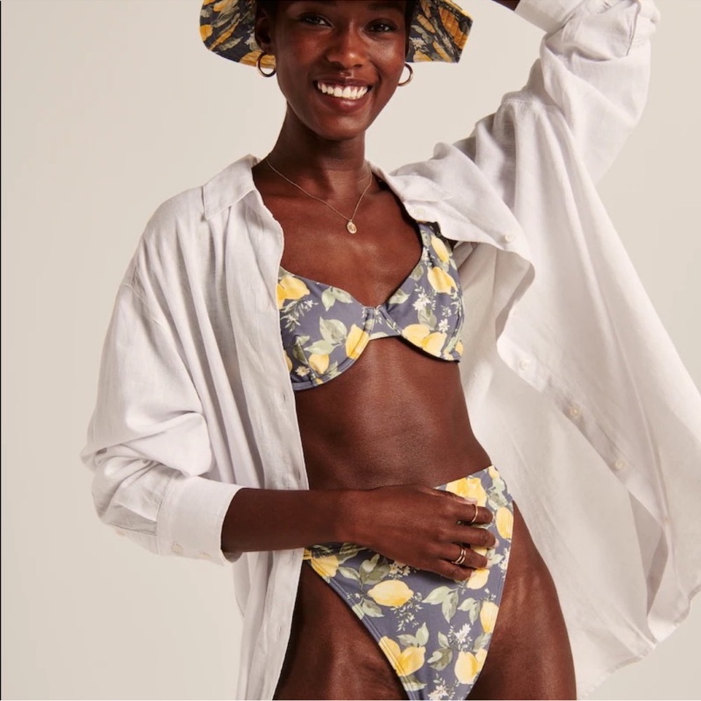 Abercrombie & Fitch Lemon Print Bikini Size XS High Leg Cheeky Bottoms‎